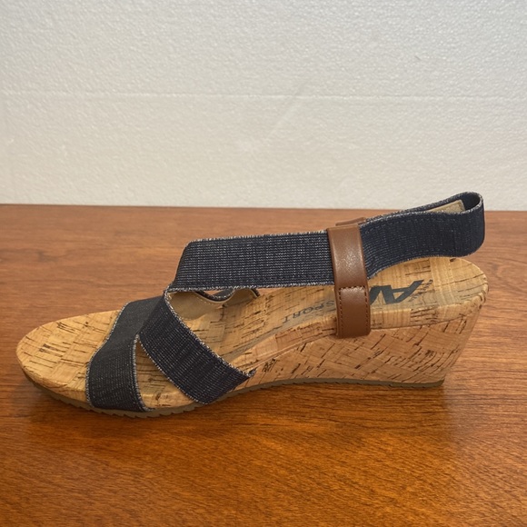 NWOT Anne Klein Sport cork heel 8 1/2 - Picture 6 of 11